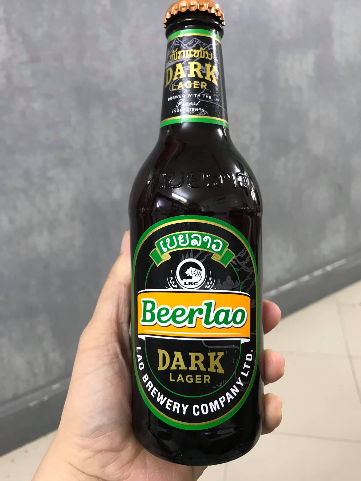 Cách thưởng thức bia Lào Đen